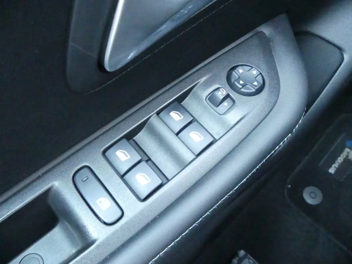 EV Blue Lease Allure 50 kWh | CAMERA | PARKEERSENSOREN | ADAPTIVE CRUISE | APPLE CARPLAY / ANDROID AUTO | LMV 16" |