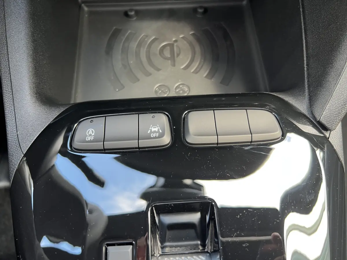 GS | Dode hoek waarschuwing | Infotainment pakket | IntelliLux LED Matrix-verlichting, inclusief LED matrix koplampen met automatische niveauregeling, Automatisch grootlicht