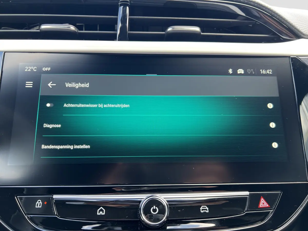 GS | Dode hoek waarschuwing | Infotainment pakket | IntelliLux LED Matrix-verlichting, inclusief LED matrix koplampen met automatische niveauregeling, Automatisch grootlicht