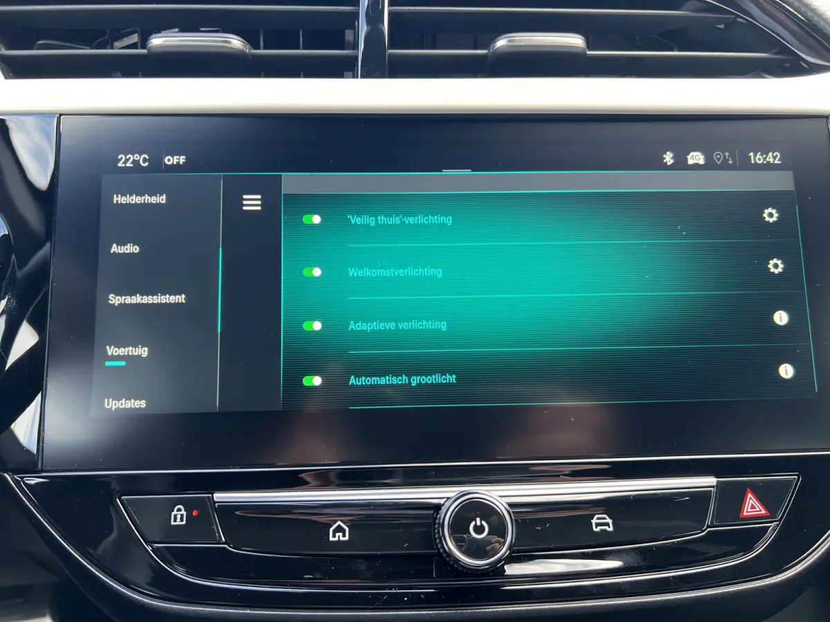 GS | Dode hoek waarschuwing | Infotainment pakket | IntelliLux LED Matrix-verlichting, inclusief LED matrix koplampen met automatische niveauregeling, Automatisch grootlicht