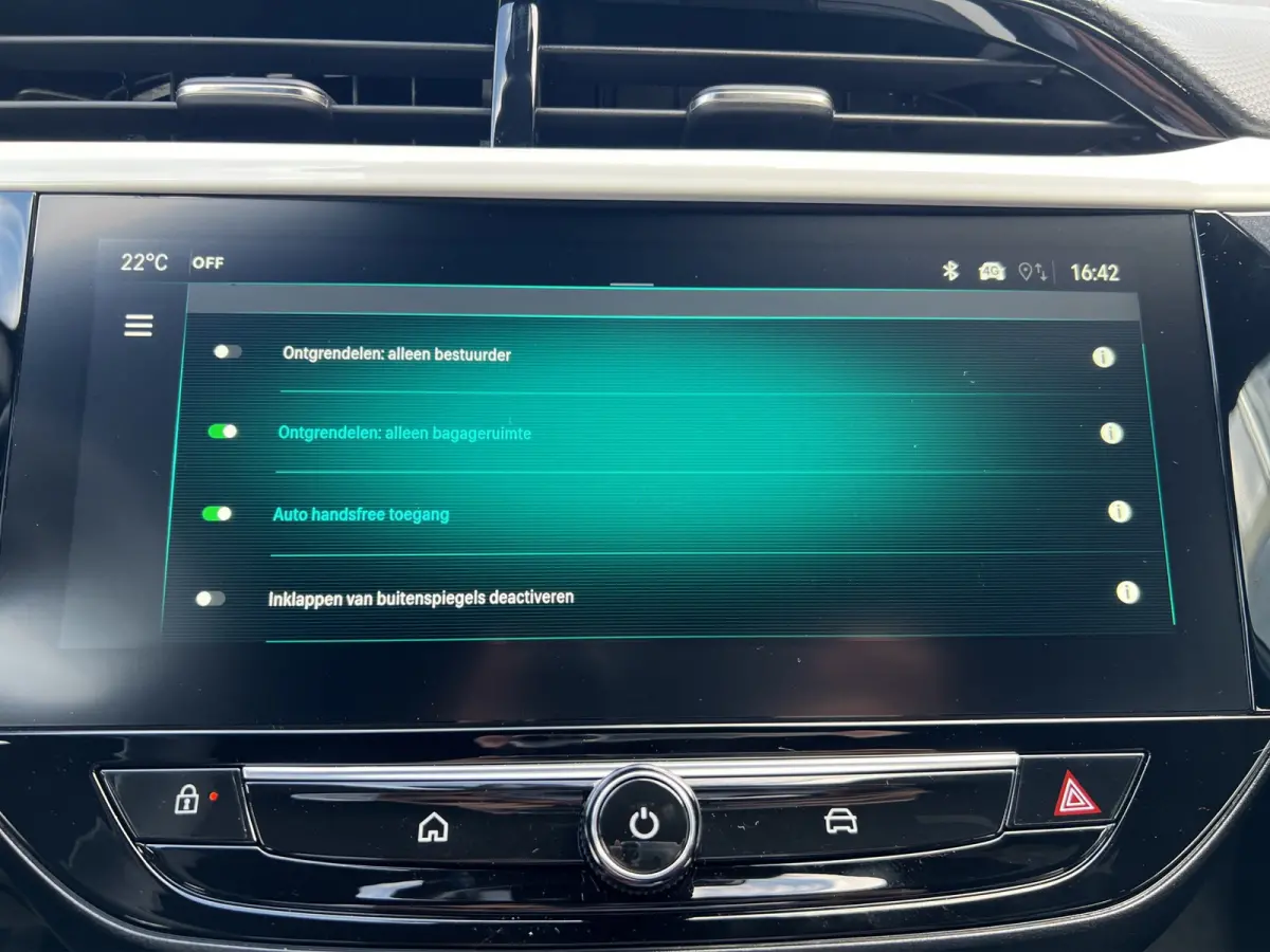 GS | Dode hoek waarschuwing | Infotainment pakket | IntelliLux LED Matrix-verlichting, inclusief LED matrix koplampen met automatische niveauregeling, Automatisch grootlicht