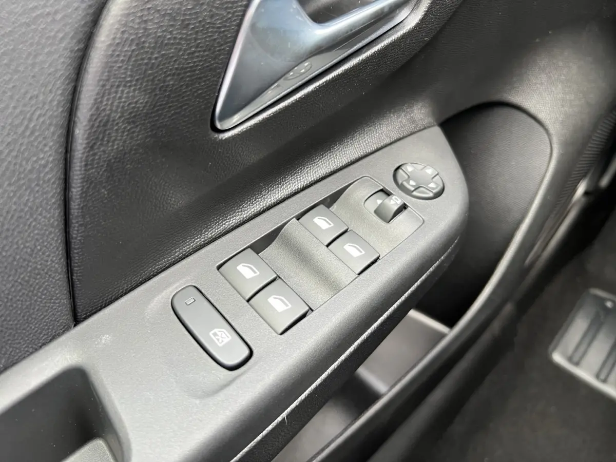 GS | Dode hoek waarschuwing | Infotainment pakket | IntelliLux LED Matrix-verlichting, inclusief LED matrix koplampen met automatische niveauregeling, Automatisch grootlicht