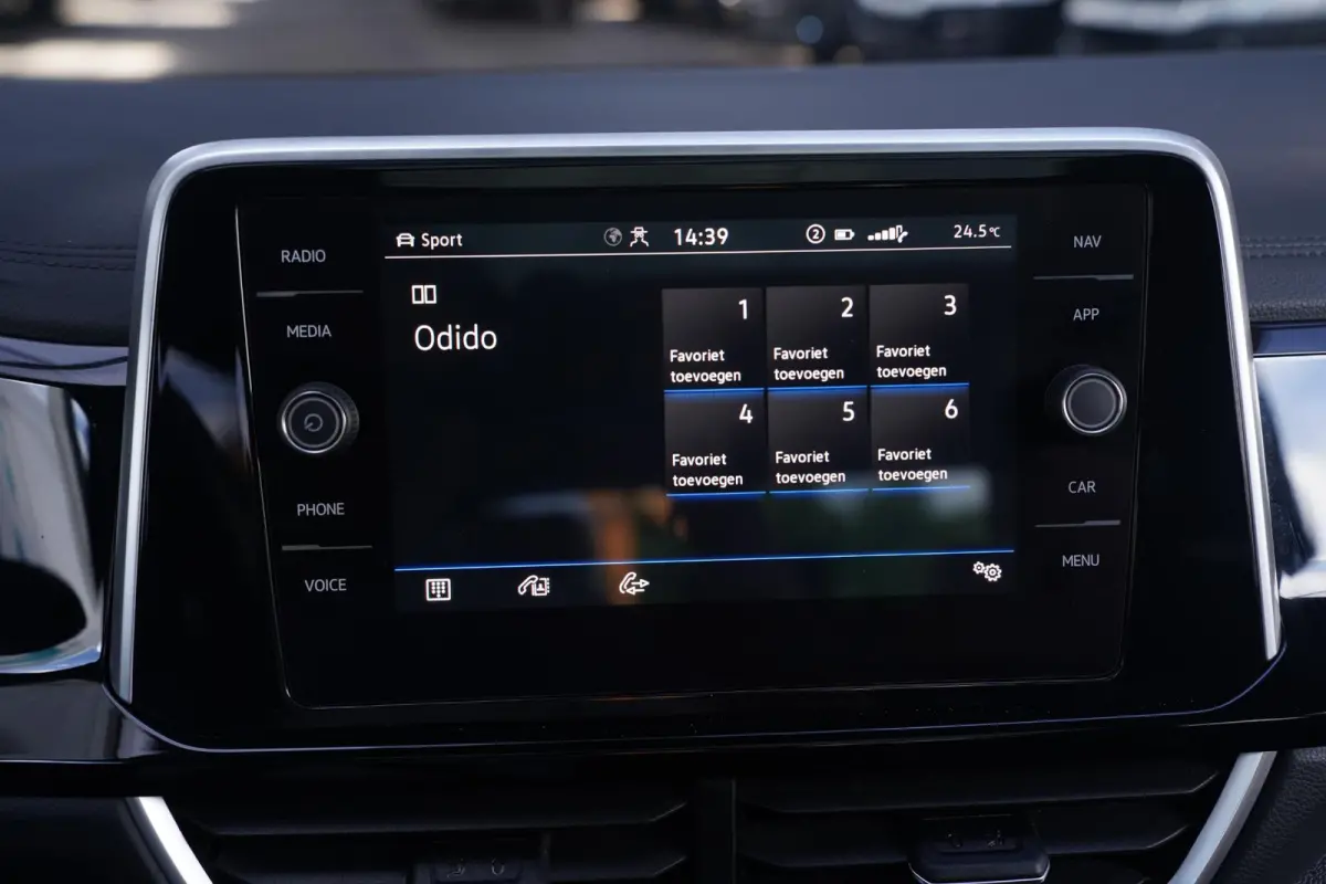 1.5 TSI R-Line Apple Carplay Panodak Achteruitrijcamera Digital Display