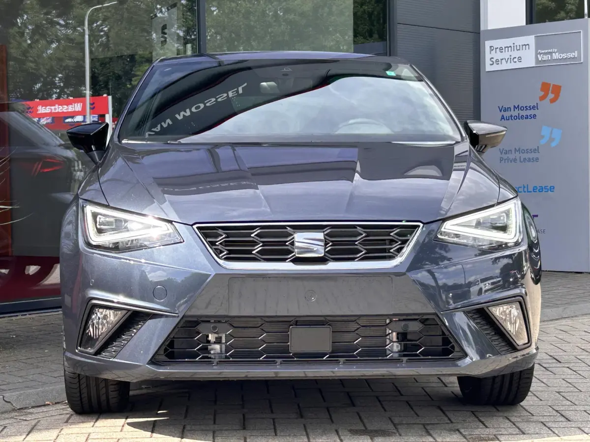 1.0 EcoTSI FR Anniversary Full LED koplampen | Apple CarPlay™ & Android Auto™ | Cruise control | Sportstoelen | Parkeersensoren voor & achter | Climate control