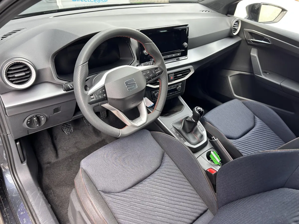 1.0 EcoTSI FR Anniversary Full LED koplampen | Apple CarPlay™ & Android Auto™ | Cruise control | Sportstoelen | Parkeersensoren voor & achter | Climate control