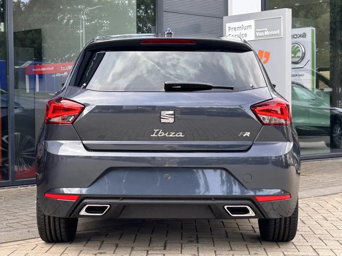 1.0 EcoTSI FR Anniversary Full LED koplampen | Apple CarPlay™ & Android Auto™ | Cruise control | Sportstoelen | Parkeersensoren voor & achter | Climate control