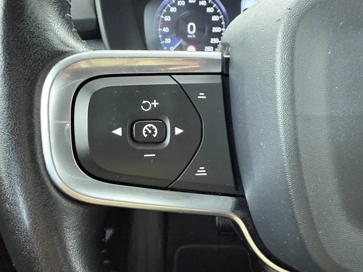 1.5 T3 Momentum Pro | Automaat | Adaptieve Cruise Control | Stoelverwarming |
