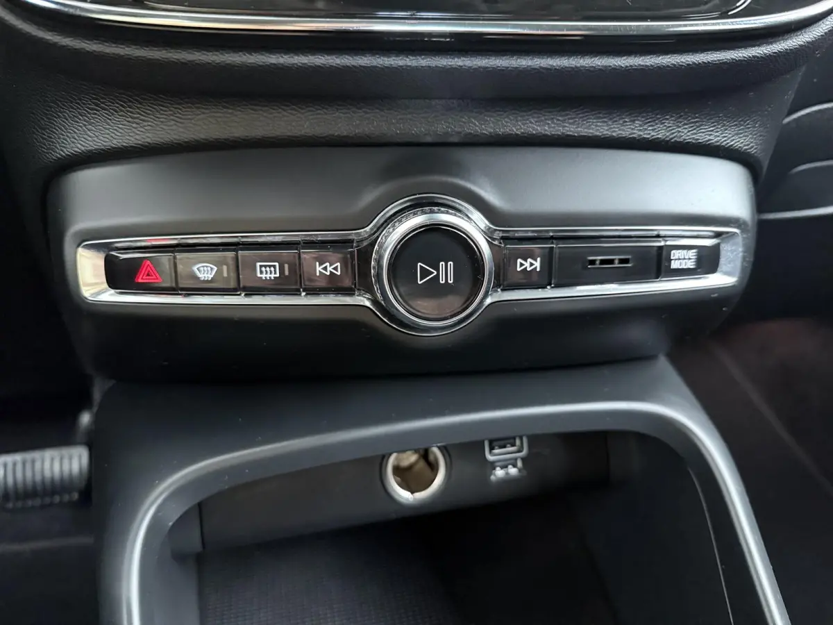 1.5 T3 Momentum Pro | Automaat | Adaptieve Cruise Control | Stoelverwarming |