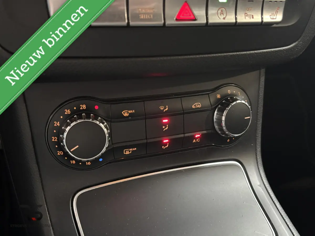 200 Prestige AMG-Line | Navi | LED | Cruise | Clima | PDC | Alcantara | Stoelverw | Trekh | 18" |
