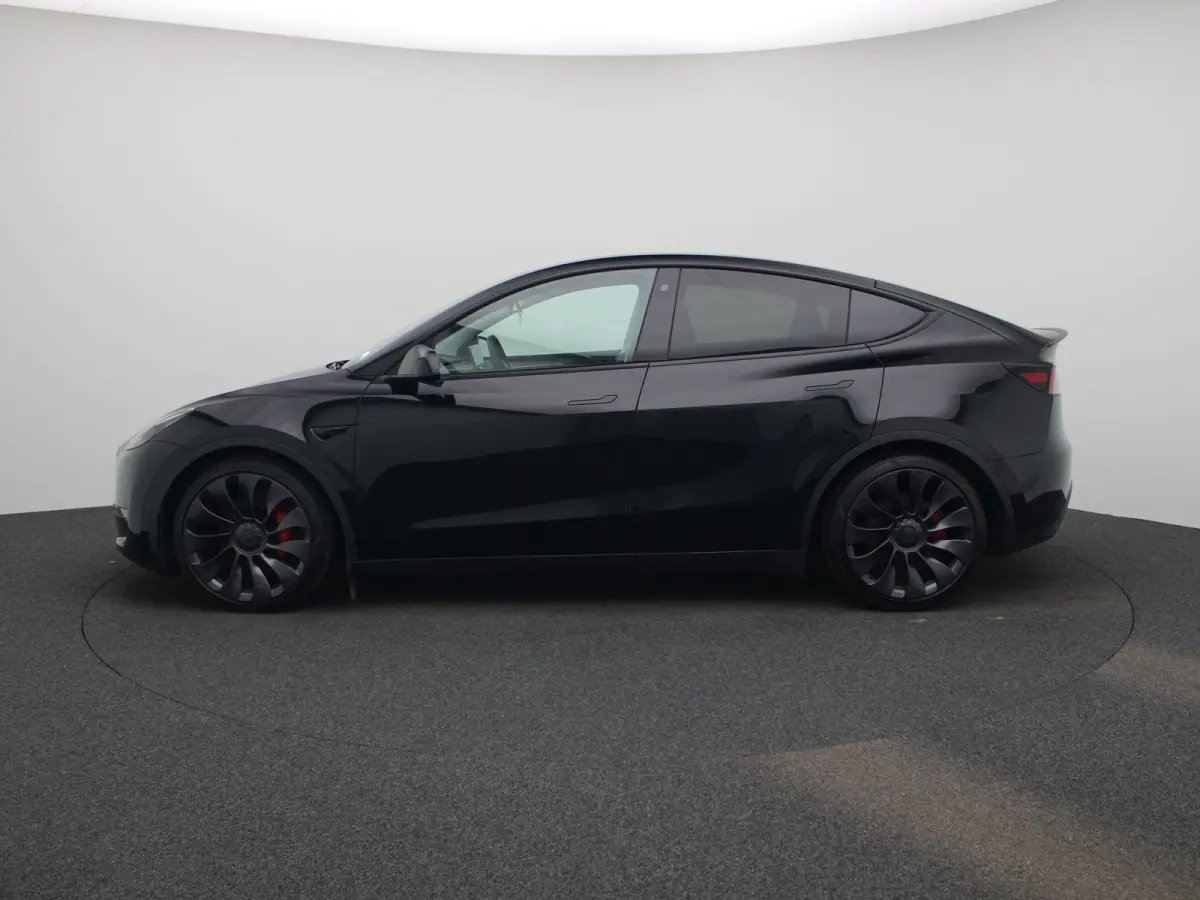 Performance AWD 75 kWh | BTW AUTO | PANODAK | 21 INCH VELGEN | 360 CAMERA | STOEL-STUURWIELVERWARMING | ACHTERSPOILER