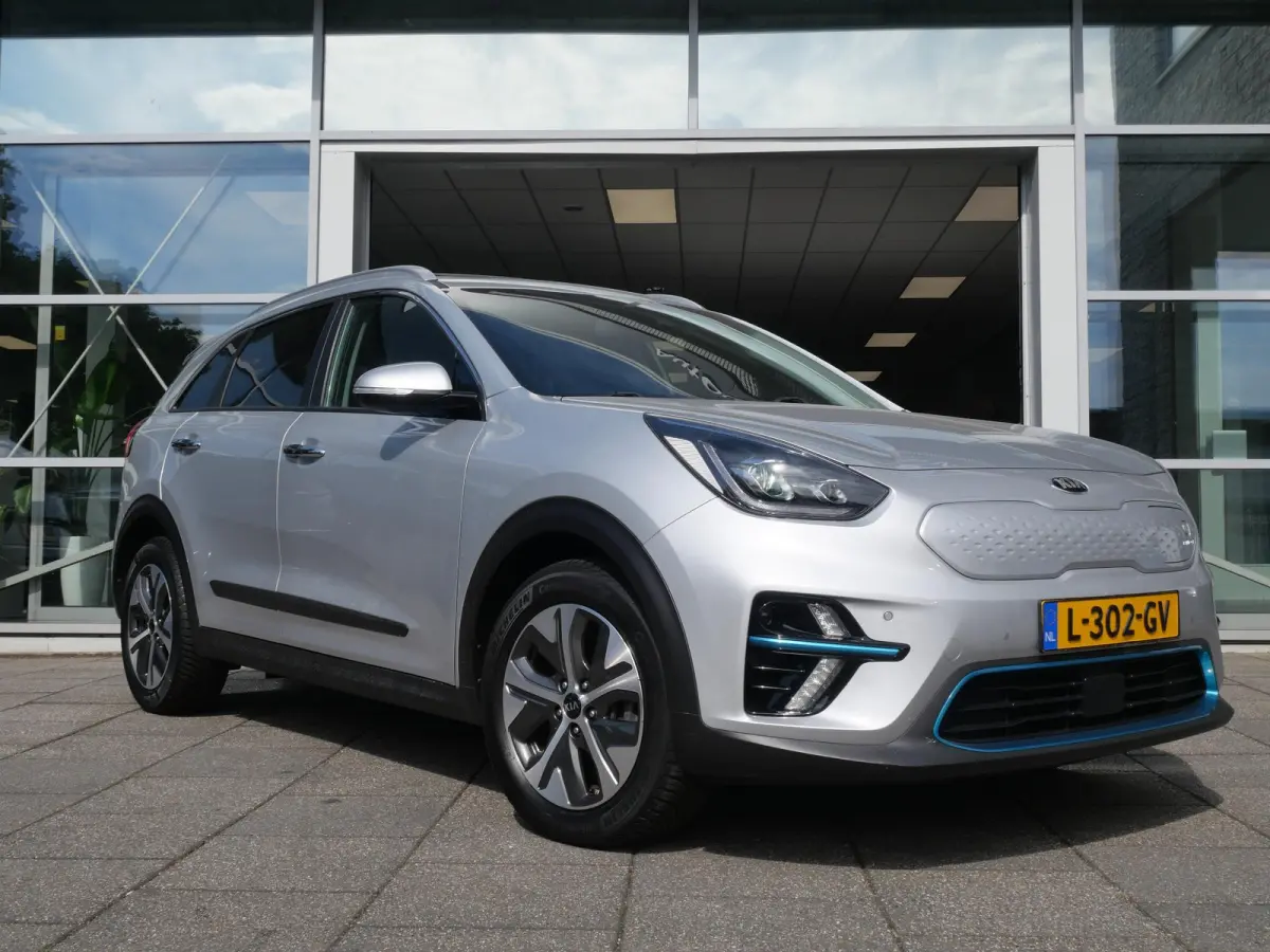 DynamicPlusLine 64 kWh | Schuif-kantel dak | Stoel-stuurverwarming | Carplay | Keyless | Navi | Cruise |