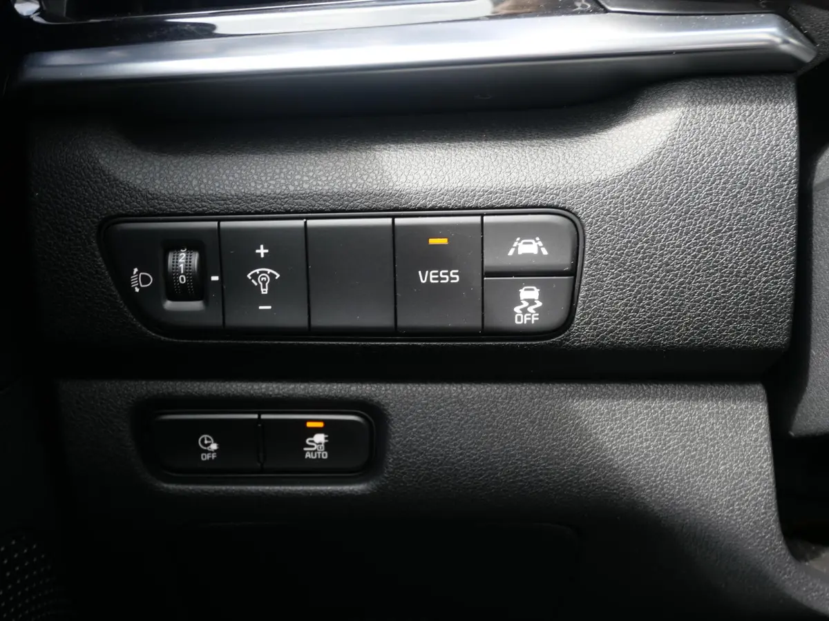 DynamicPlusLine 64 kWh | Schuif-kantel dak | Stoel-stuurverwarming | Carplay | Keyless | Navi | Cruise |