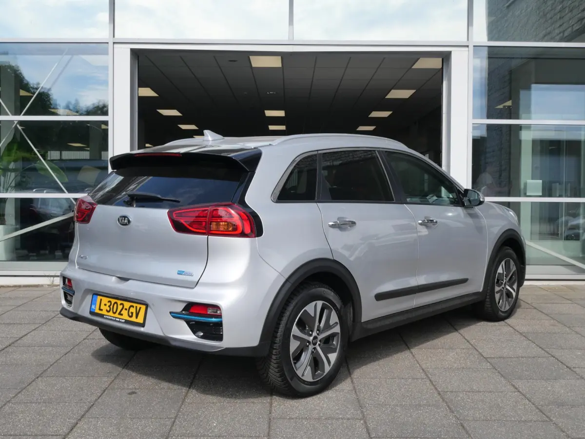 DynamicPlusLine 64 kWh | Schuif-kantel dak | Stoel-stuurverwarming | Carplay | Keyless | Navi | Cruise |