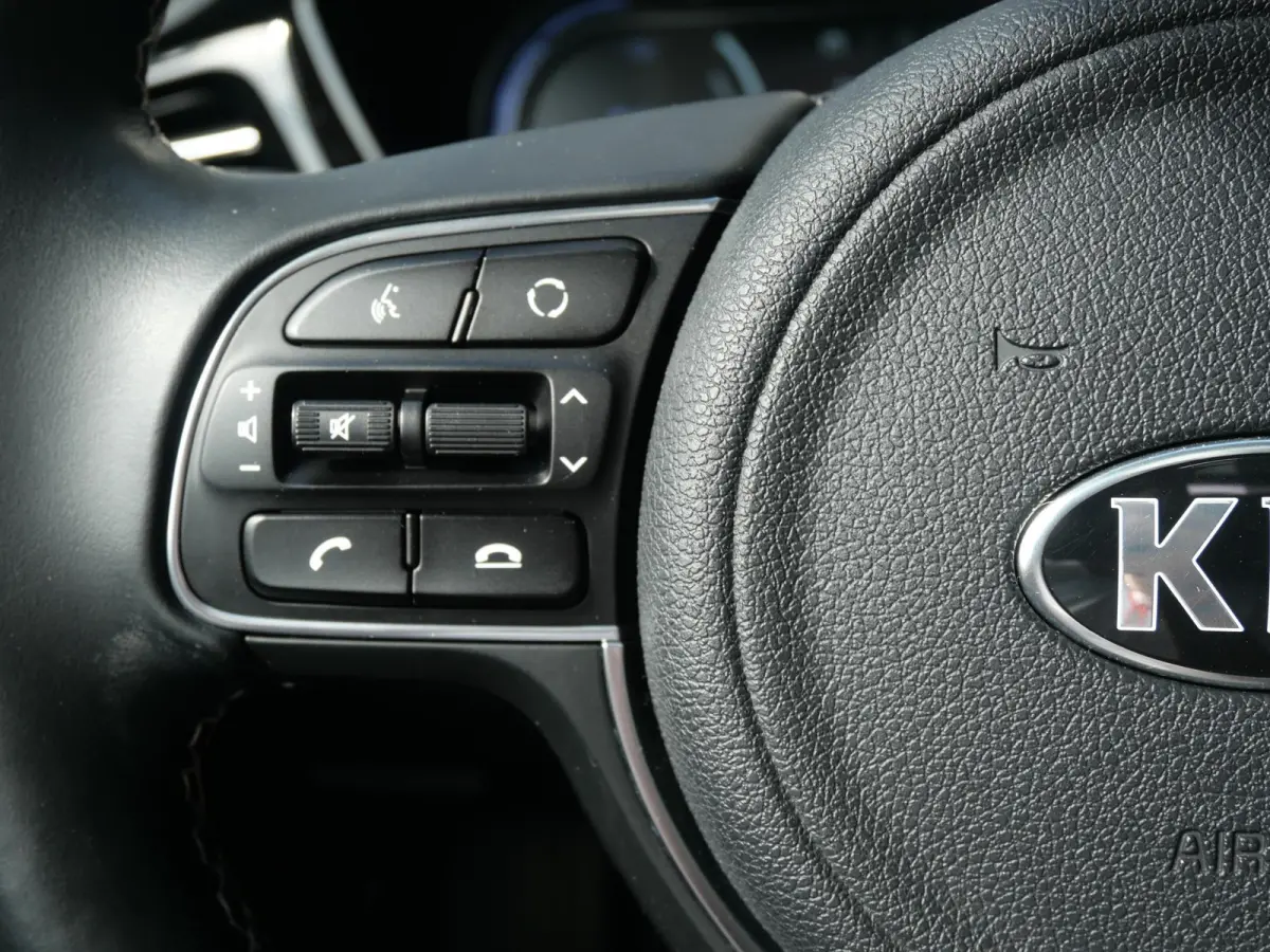 DynamicPlusLine 64 kWh | Schuif-kantel dak | Stoel-stuurverwarming | Carplay | Keyless | Navi | Cruise |