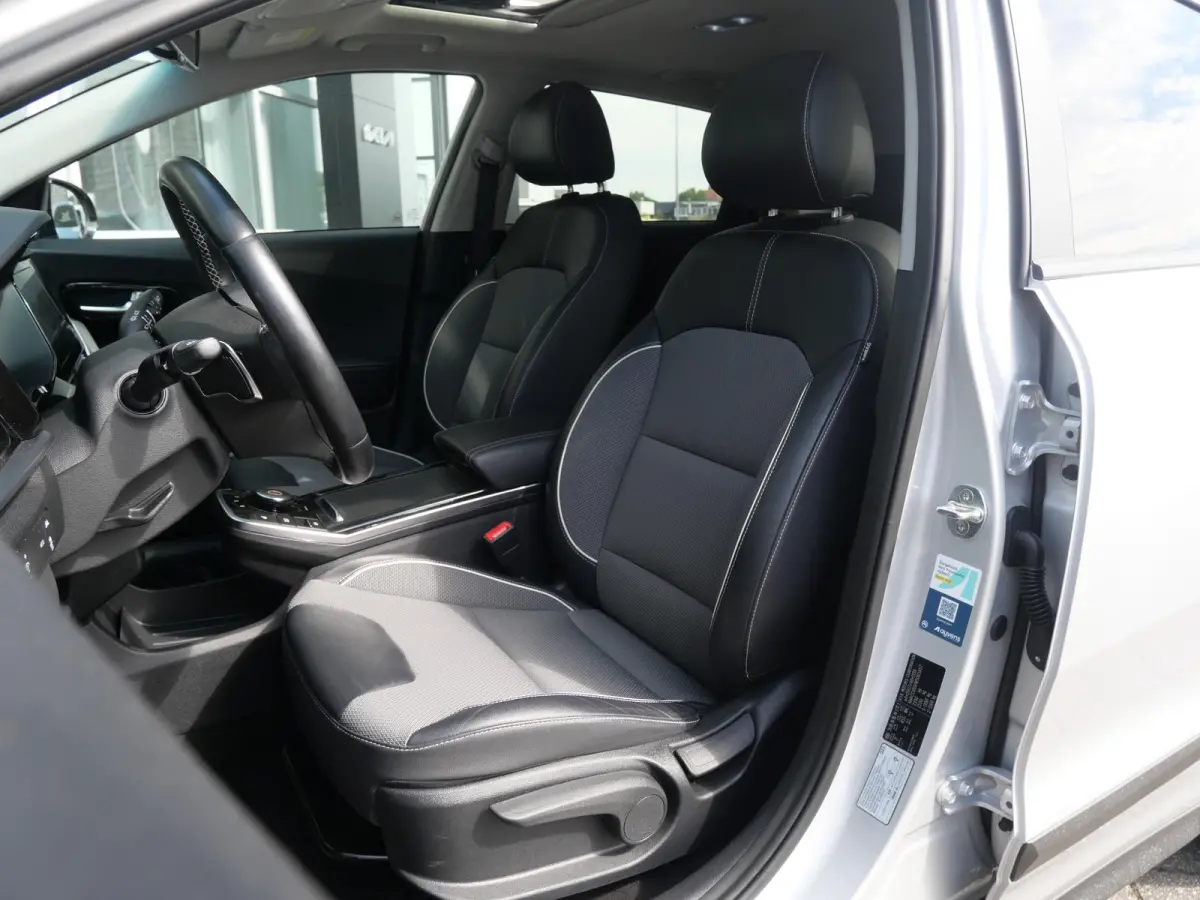 DynamicPlusLine 64 kWh | Schuif-kantel dak | Stoel-stuurverwarming | Carplay | Keyless | Navi | Cruise |