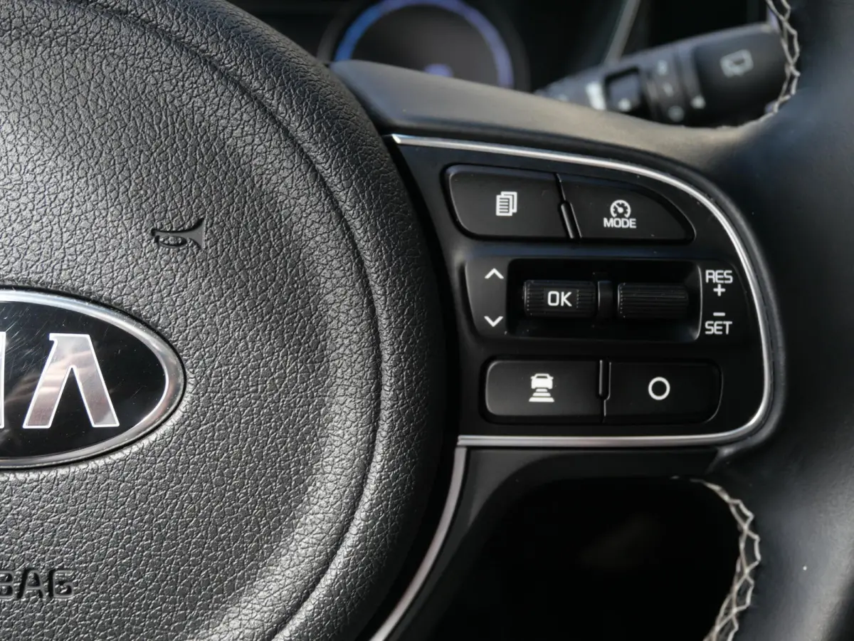 DynamicPlusLine 64 kWh | Schuif-kantel dak | Stoel-stuurverwarming | Carplay | Keyless | Navi | Cruise |