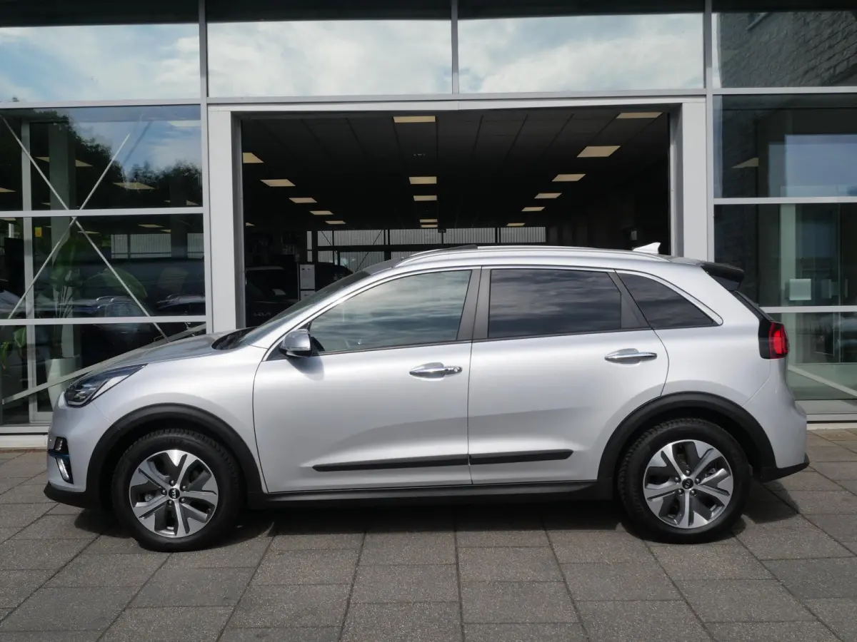 DynamicPlusLine 64 kWh | Schuif-kantel dak | Stoel-stuurverwarming | Carplay | Keyless | Navi | Cruise |