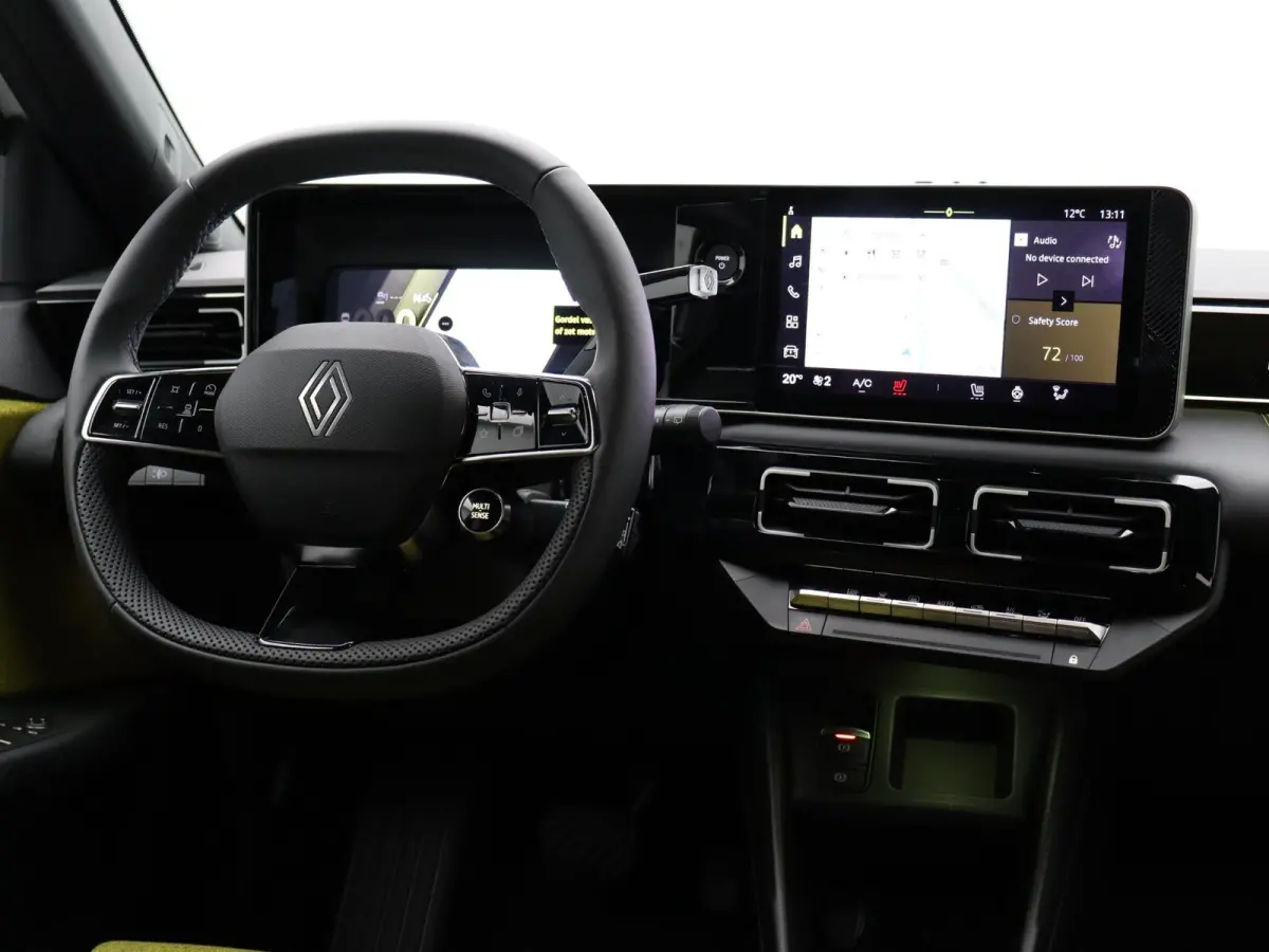 urban range iconic cinq 40 kWh | Vijf jaar garantie | Blind spot warning | Stoel- en stuurwielverwarming |