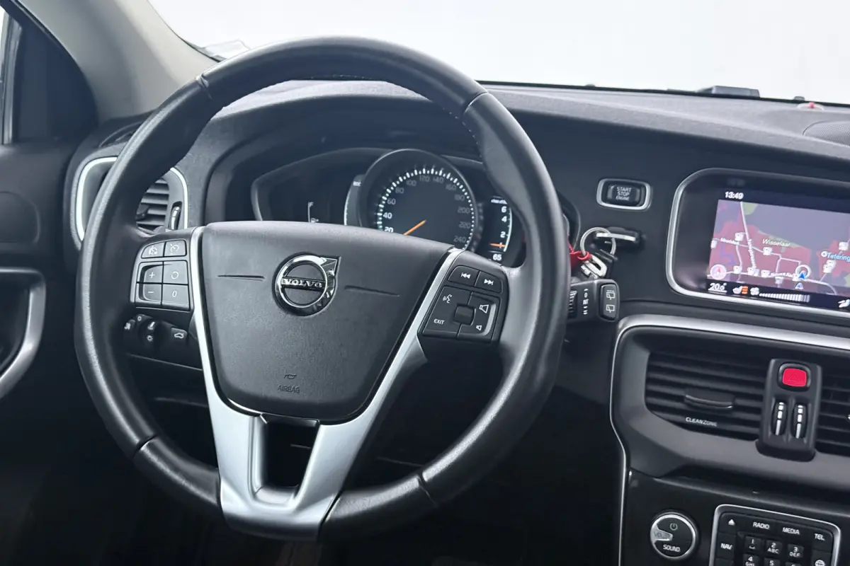 1.5 T3 Polar+ Luxury (PANORAMADAK, HARMAN/KARDON, TREKHAAK, STOELVERWARMING, CAMERA, PARKEERSENSOREN)