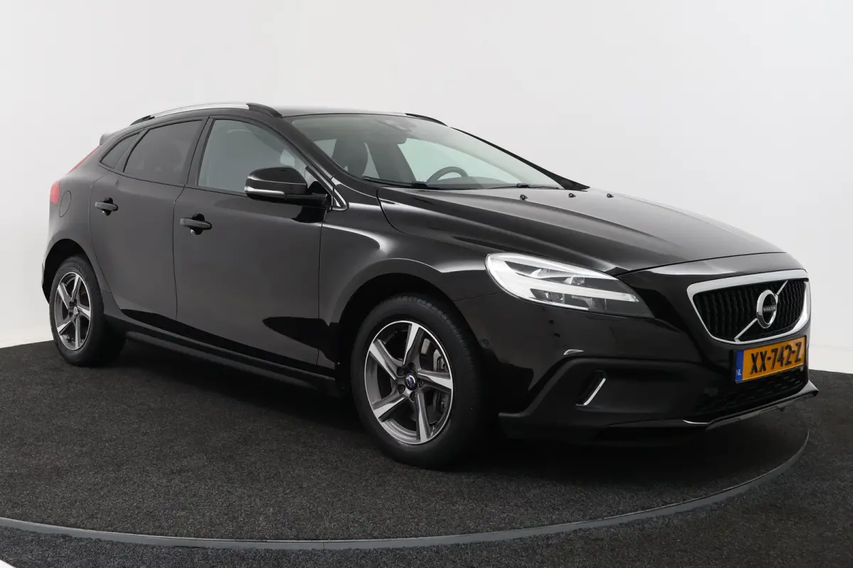 1.5 T3 Polar+ Luxury (PANORAMADAK, HARMAN/KARDON, TREKHAAK, STOELVERWARMING, CAMERA, PARKEERSENSOREN)