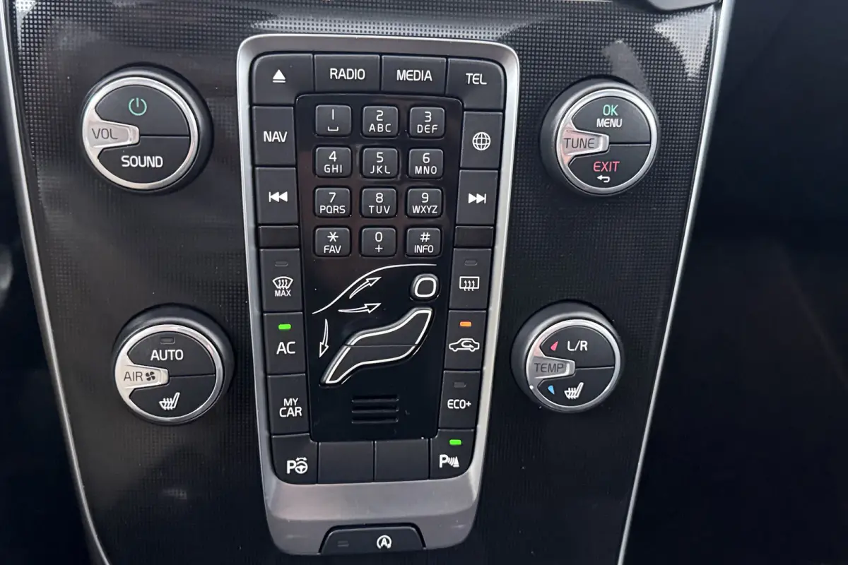 1.5 T3 Polar+ Luxury (PANORAMADAK, HARMAN/KARDON, TREKHAAK, STOELVERWARMING, CAMERA, PARKEERSENSOREN)