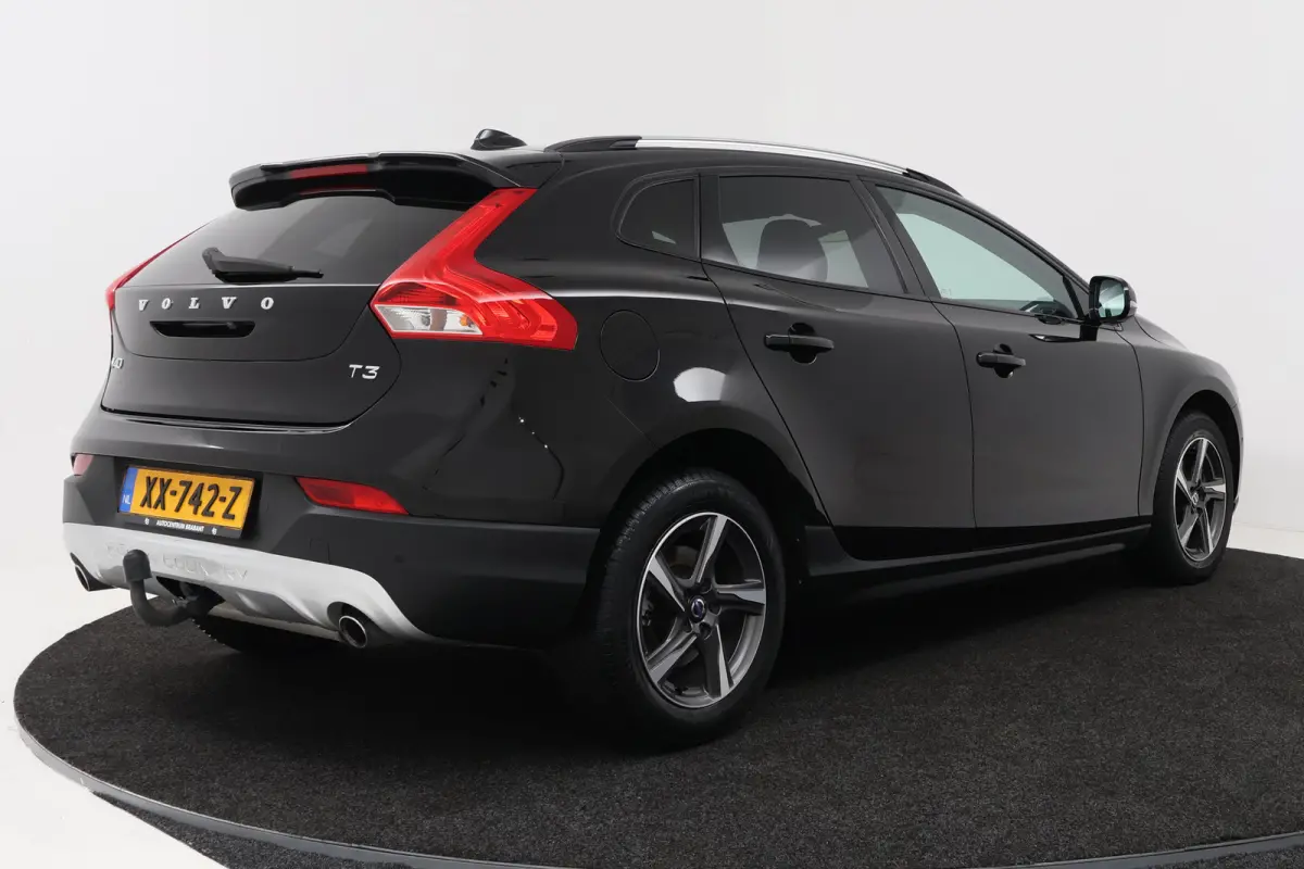 1.5 T3 Polar+ Luxury (PANORAMADAK, HARMAN/KARDON, TREKHAAK, STOELVERWARMING, CAMERA, PARKEERSENSOREN)