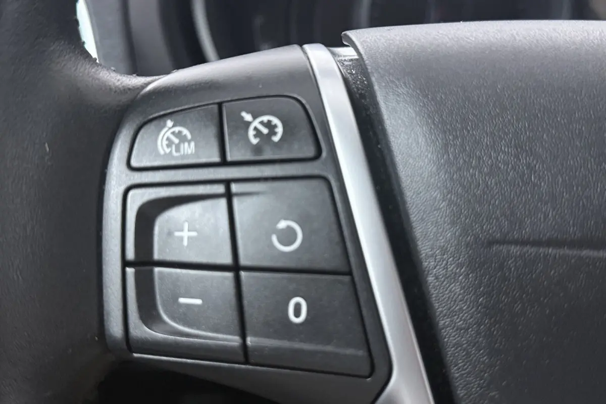 1.5 T3 Polar+ Luxury (PANORAMADAK, HARMAN/KARDON, TREKHAAK, STOELVERWARMING, CAMERA, PARKEERSENSOREN)
