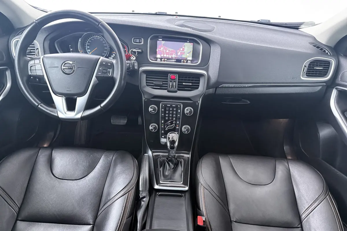 1.5 T3 Polar+ Luxury (PANORAMADAK, HARMAN/KARDON, TREKHAAK, STOELVERWARMING, CAMERA, PARKEERSENSOREN)