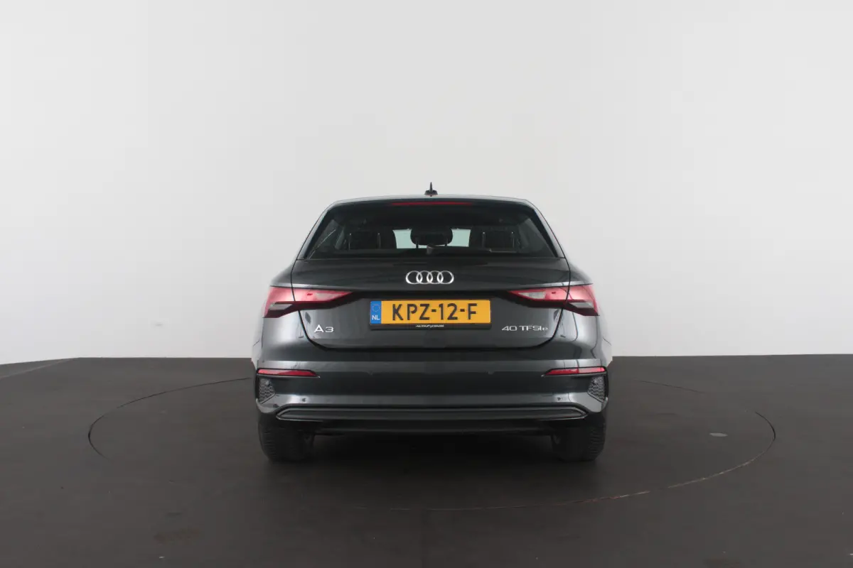40 TFSI e Edition > Plug-in hybride/Manhattangrijs/All season banden/12 maanden garantie