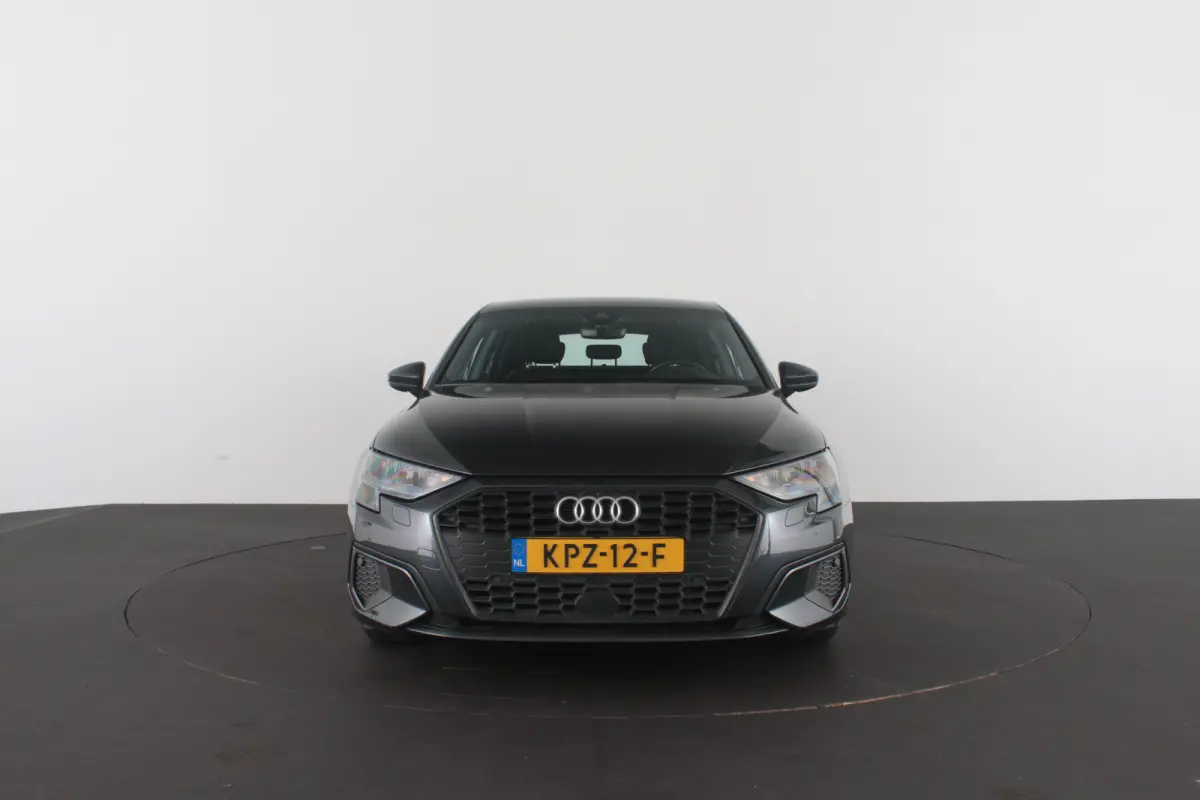 40 TFSI e Edition > Plug-in hybride/Manhattangrijs/All season banden/12 maanden garantie