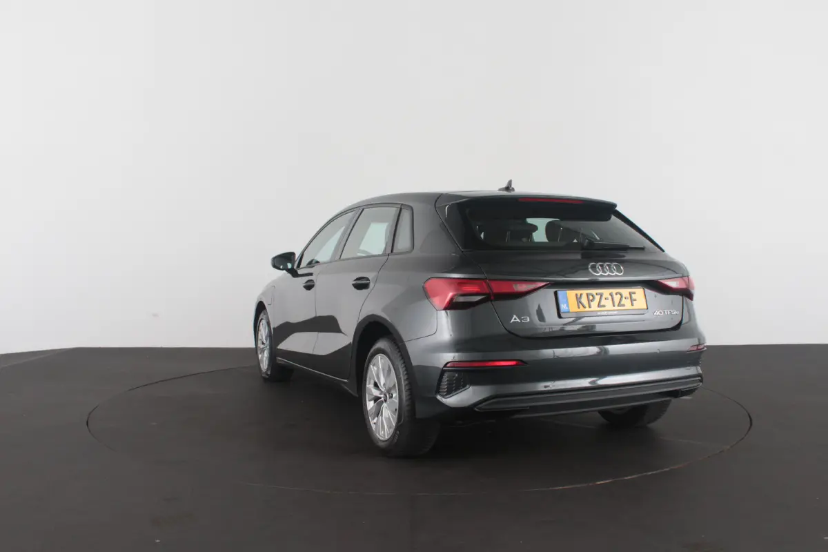 40 TFSI e Edition > Plug-in hybride/Manhattangrijs/All season banden/12 maanden garantie