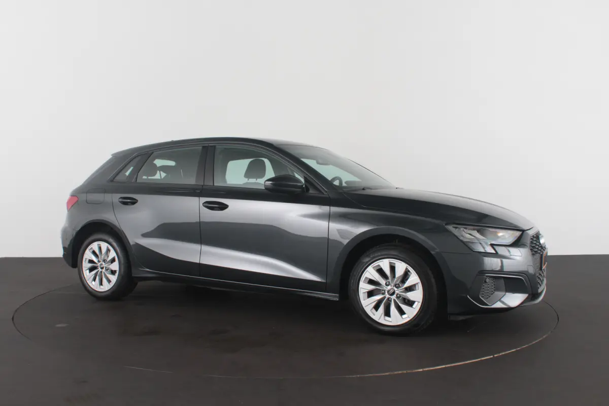 40 TFSI e Edition > Plug-in hybride/Manhattangrijs/All season banden/12 maanden garantie
