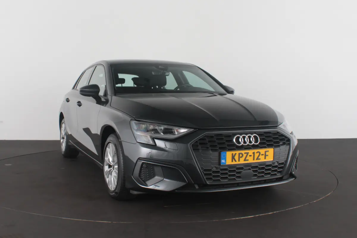 40 TFSI e Edition > Plug-in hybride/Manhattangrijs/All season banden/12 maanden garantie