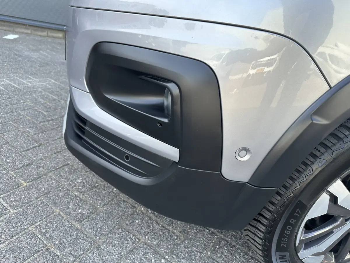 130pk GT (Automaat - Rolstoel (til) lift - Stoelverwarming - Keyless Entry - Camera - Automatische Airco - Navigatie)