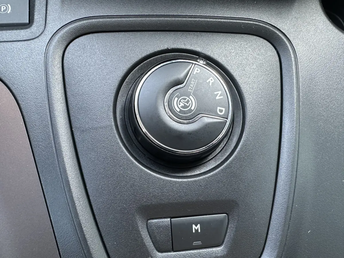 130pk GT (Automaat - Rolstoel (til) lift - Stoelverwarming - Keyless Entry - Camera - Automatische Airco - Navigatie)