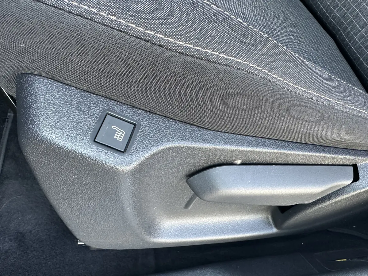 130pk GT (Automaat - Rolstoel (til) lift - Stoelverwarming - Keyless Entry - Camera - Automatische Airco - Navigatie)