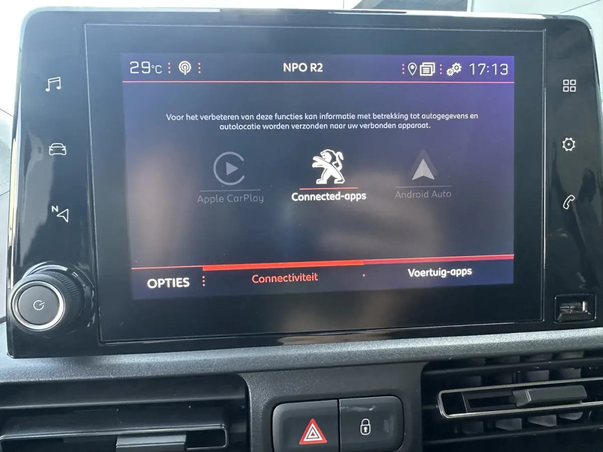 130pk GT (Automaat - Rolstoel (til) lift - Stoelverwarming - Keyless Entry - Camera - Automatische Airco - Navigatie)