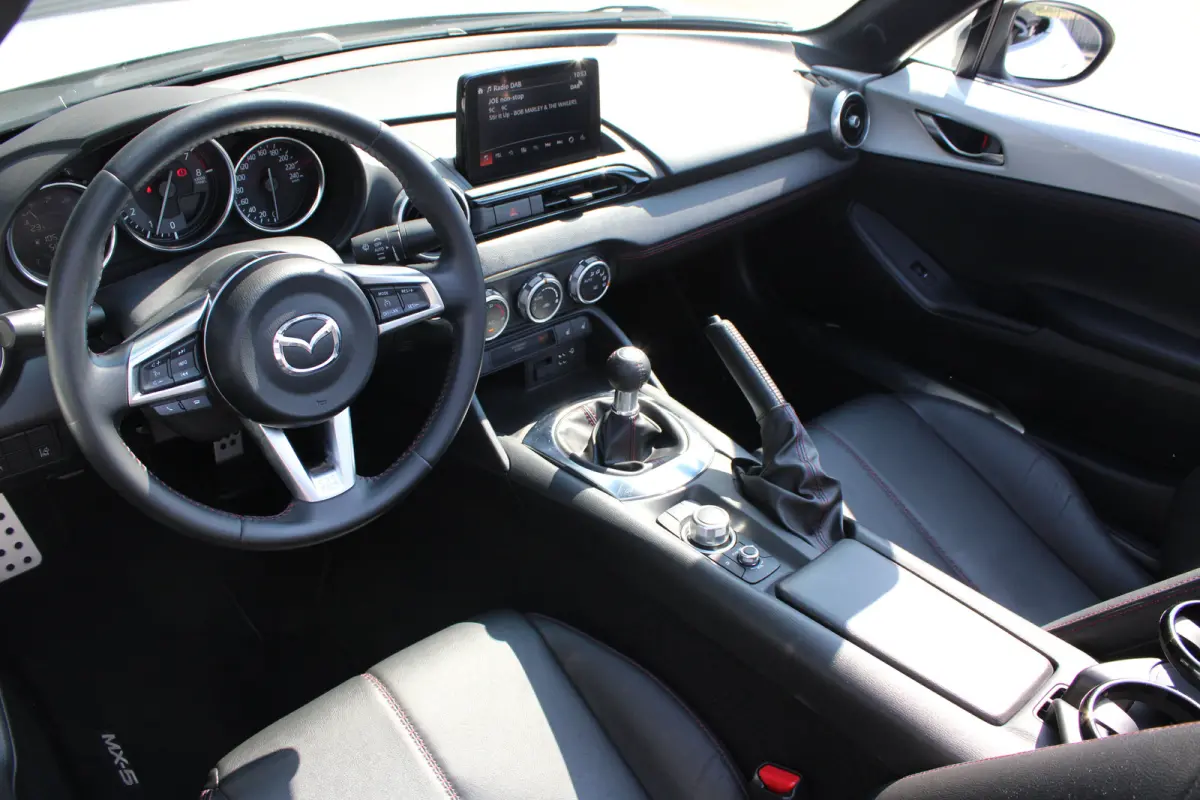 1.5 SkyActiv-G 131 GT-M | Navigatie | Lederen bekleding | Stoelverwarming | Climate control | NL auto | 57.500km |