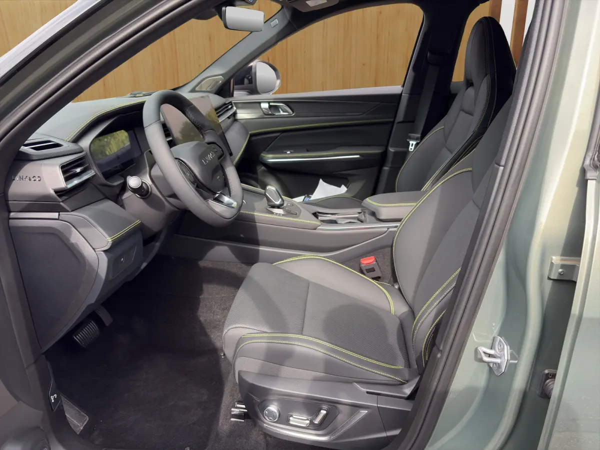 More | Panoramadak | 360 camera | Stoel + Stuurverwarming |Adaptieve cruise control | BLIS |
