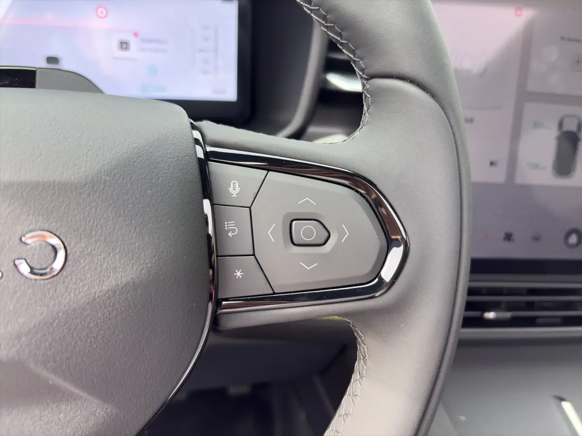 More | Panoramadak | 360 camera | Stoel + Stuurverwarming |Adaptieve cruise control | BLIS |