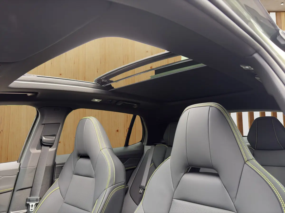 More | Panoramadak | 360 camera | Stoel + Stuurverwarming |Adaptieve cruise control | BLIS |
