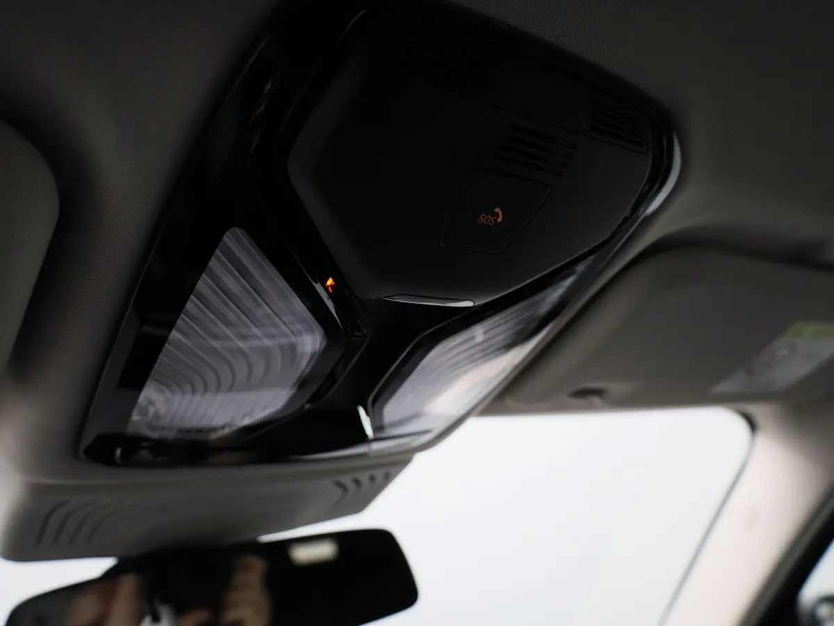 xDrive30e | TREKHAAK | LEER | CAMERA | NAVIGATIE | STOELVERWARMING