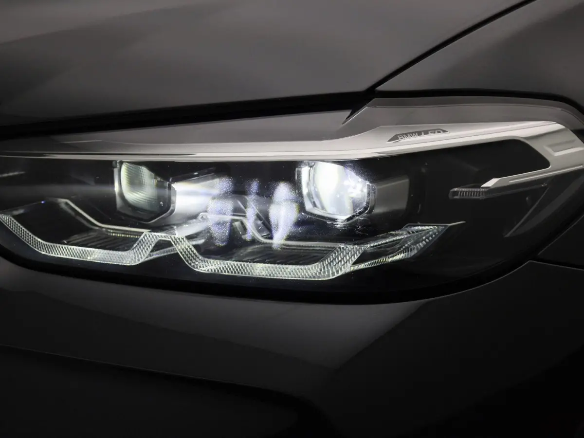 xDrive30e | TREKHAAK | LEER | CAMERA | NAVIGATIE | STOELVERWARMING