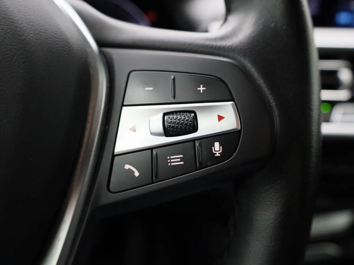xDrive30e | TREKHAAK | LEER | CAMERA | NAVIGATIE | STOELVERWARMING