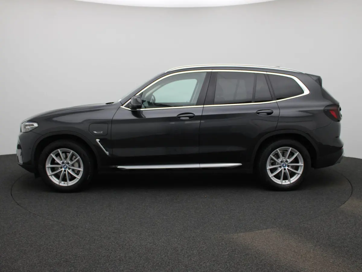 xDrive30e | TREKHAAK | LEER | CAMERA | NAVIGATIE | STOELVERWARMING