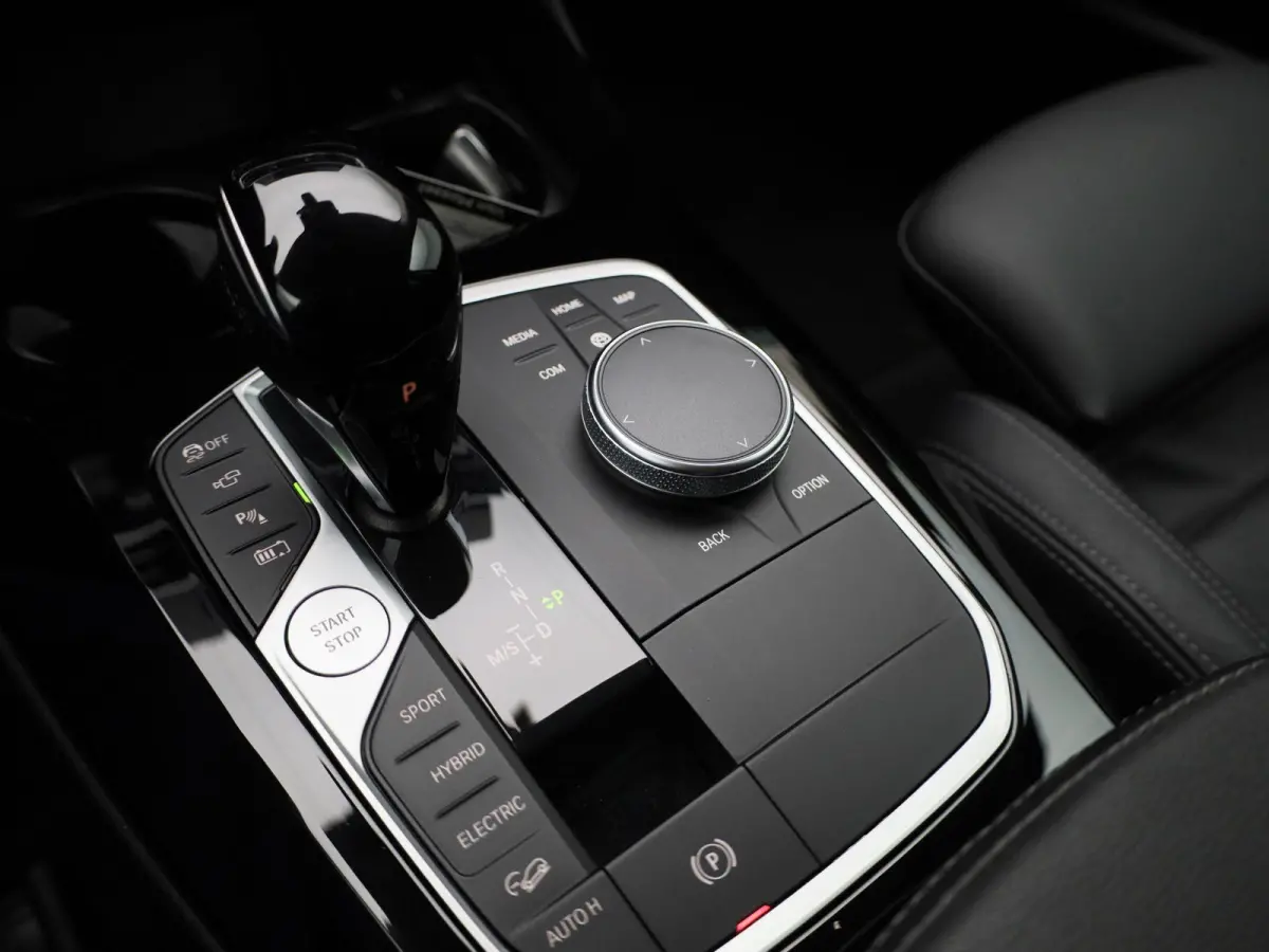 xDrive30e | TREKHAAK | LEER | CAMERA | NAVIGATIE | STOELVERWARMING