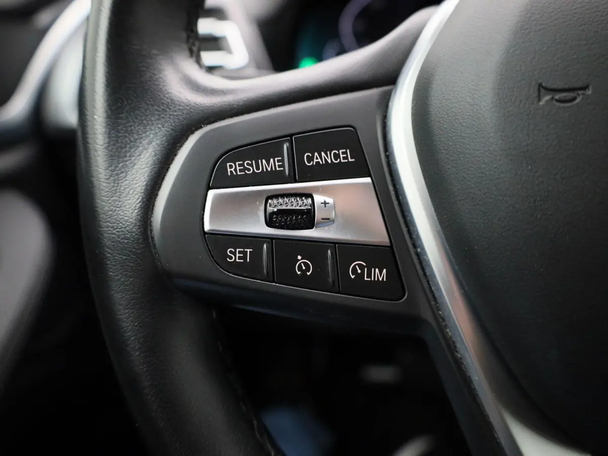 xDrive30e | TREKHAAK | LEER | CAMERA | NAVIGATIE | STOELVERWARMING