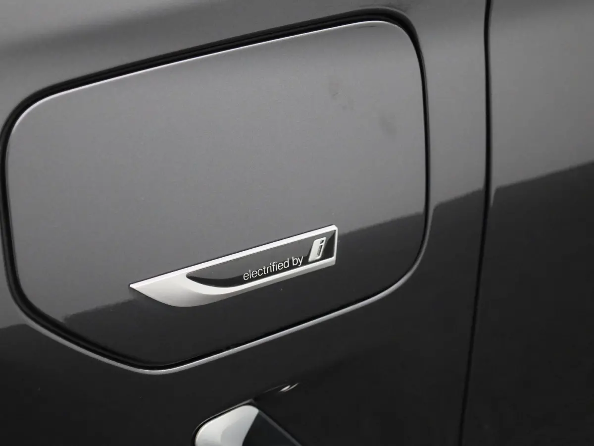 xDrive30e | TREKHAAK | LEER | CAMERA | NAVIGATIE | STOELVERWARMING