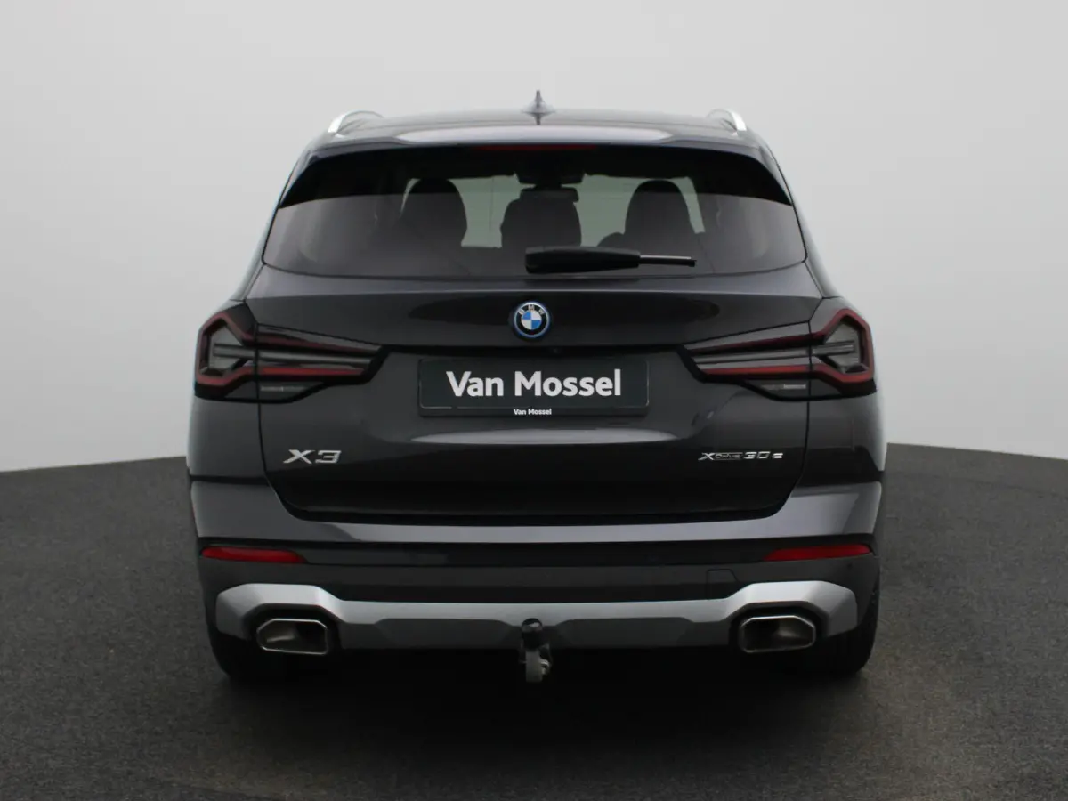 xDrive30e | TREKHAAK | LEER | CAMERA | NAVIGATIE | STOELVERWARMING