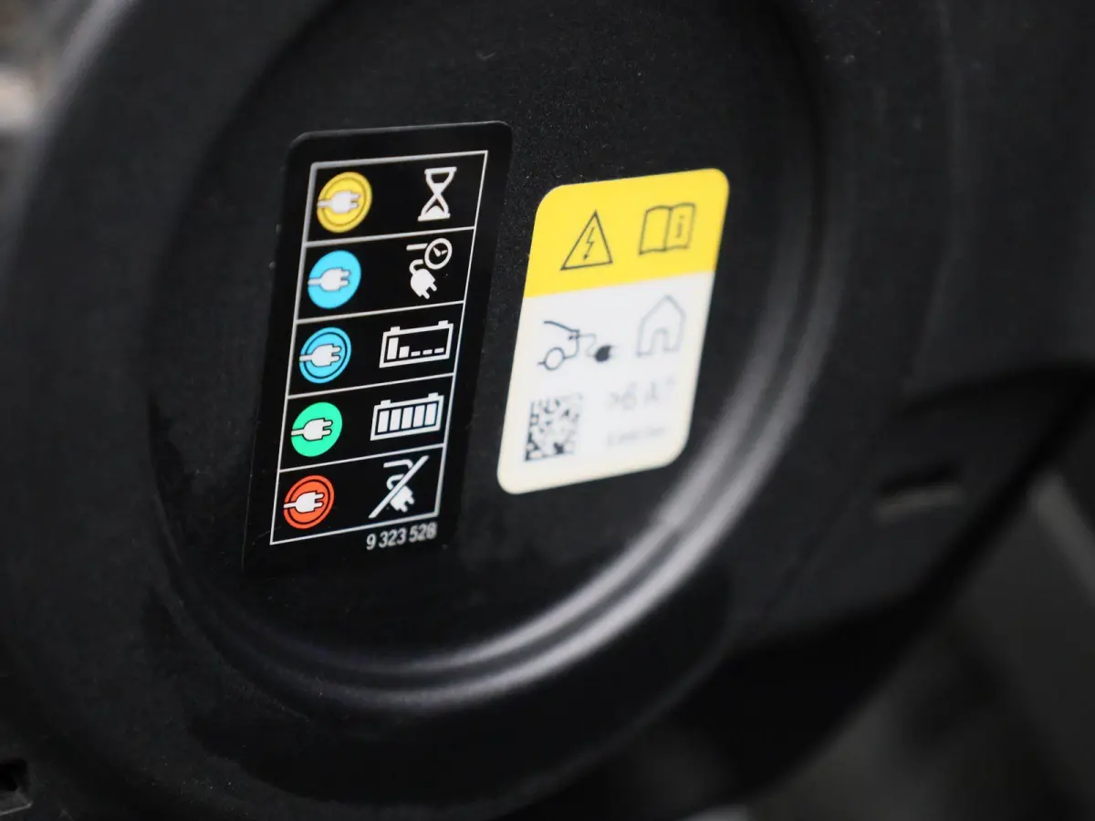 xDrive30e | TREKHAAK | LEER | CAMERA | NAVIGATIE | STOELVERWARMING